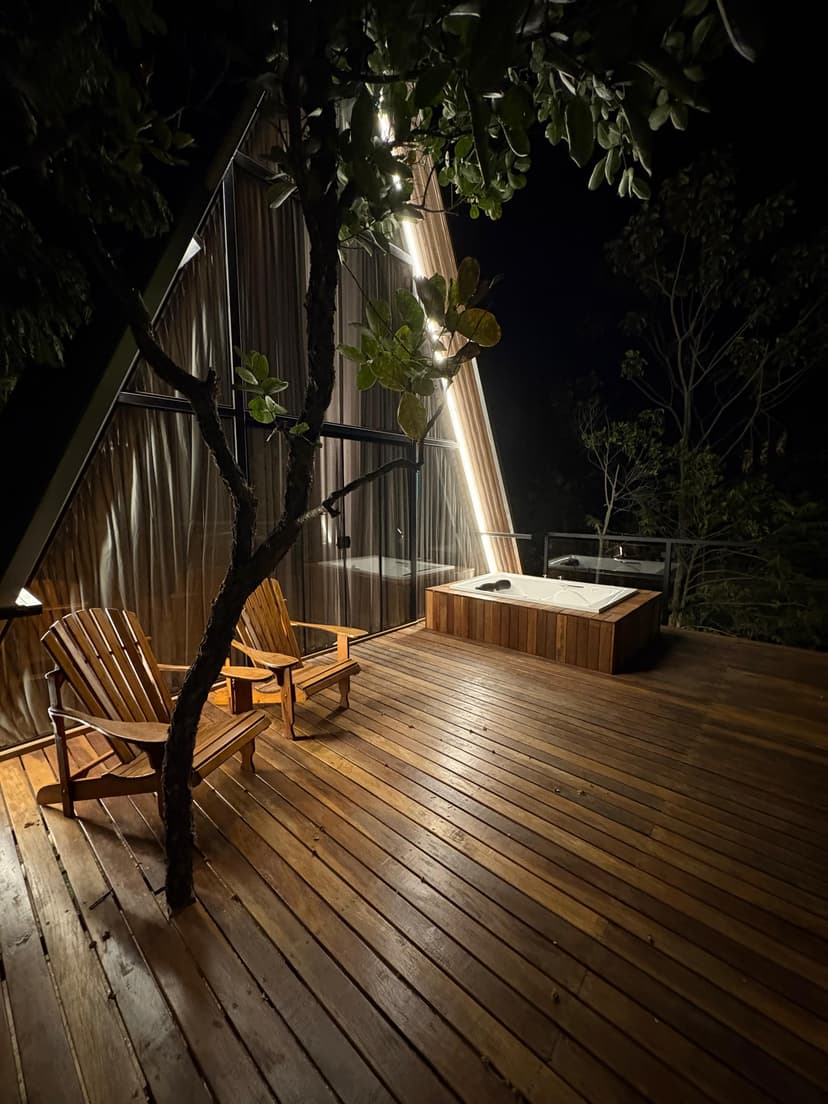 Chalé romântico em Goiás - Cabana Ipê - Luxo, conforto e natureza